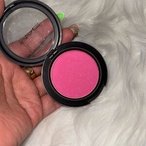 Mac cosmetics let’s be friends blush